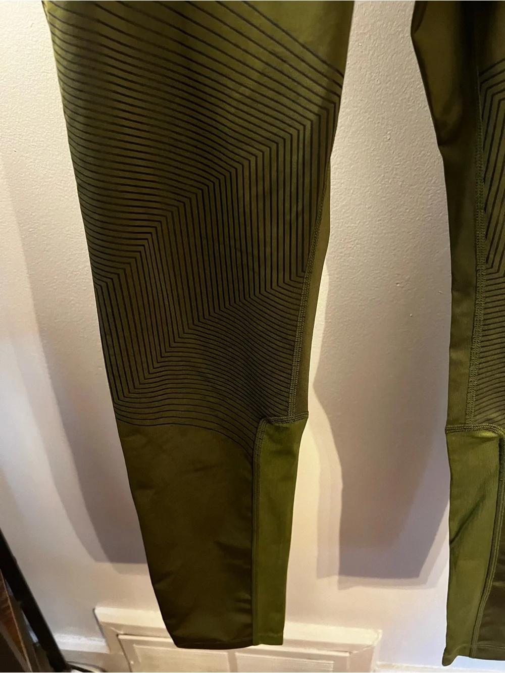 Nike Woman’s Olive Performance Leggings with Swoosh size L